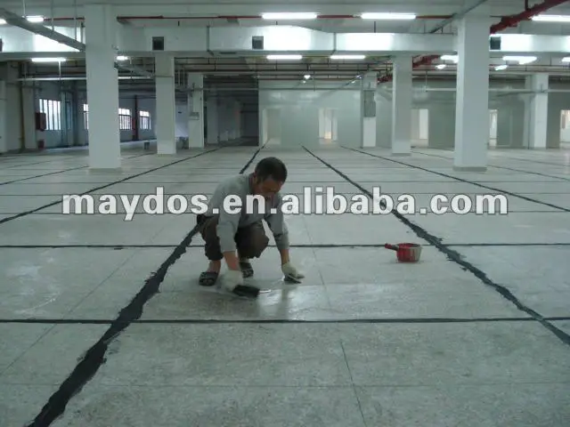 application of anti static epoxy floor paint.JPG