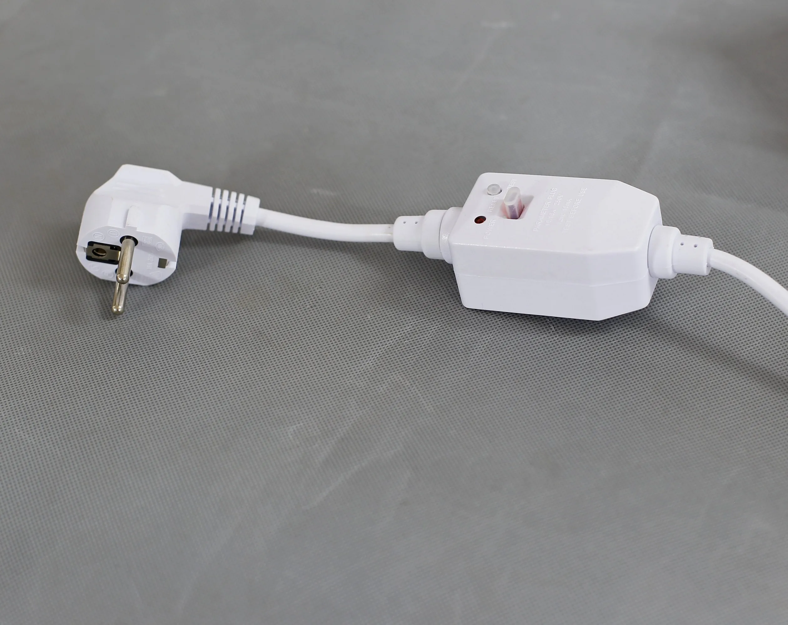 220V 10L Portable Tankless Water Heater with 0.015Mpa-0.8MPa Water Pressure for Bathroom