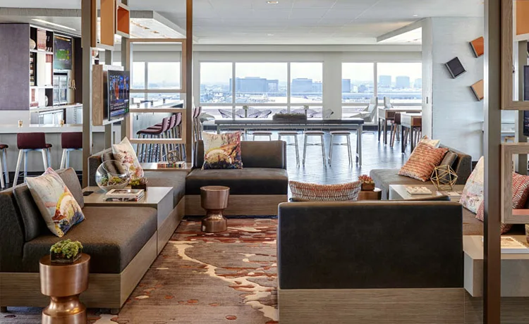 hotel lounge 1103b.jpg