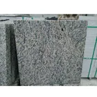 China natural stone rusty yellow granite tile