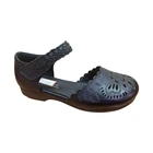 2020 New designed non-slip black color flower pattern women's flat sandals