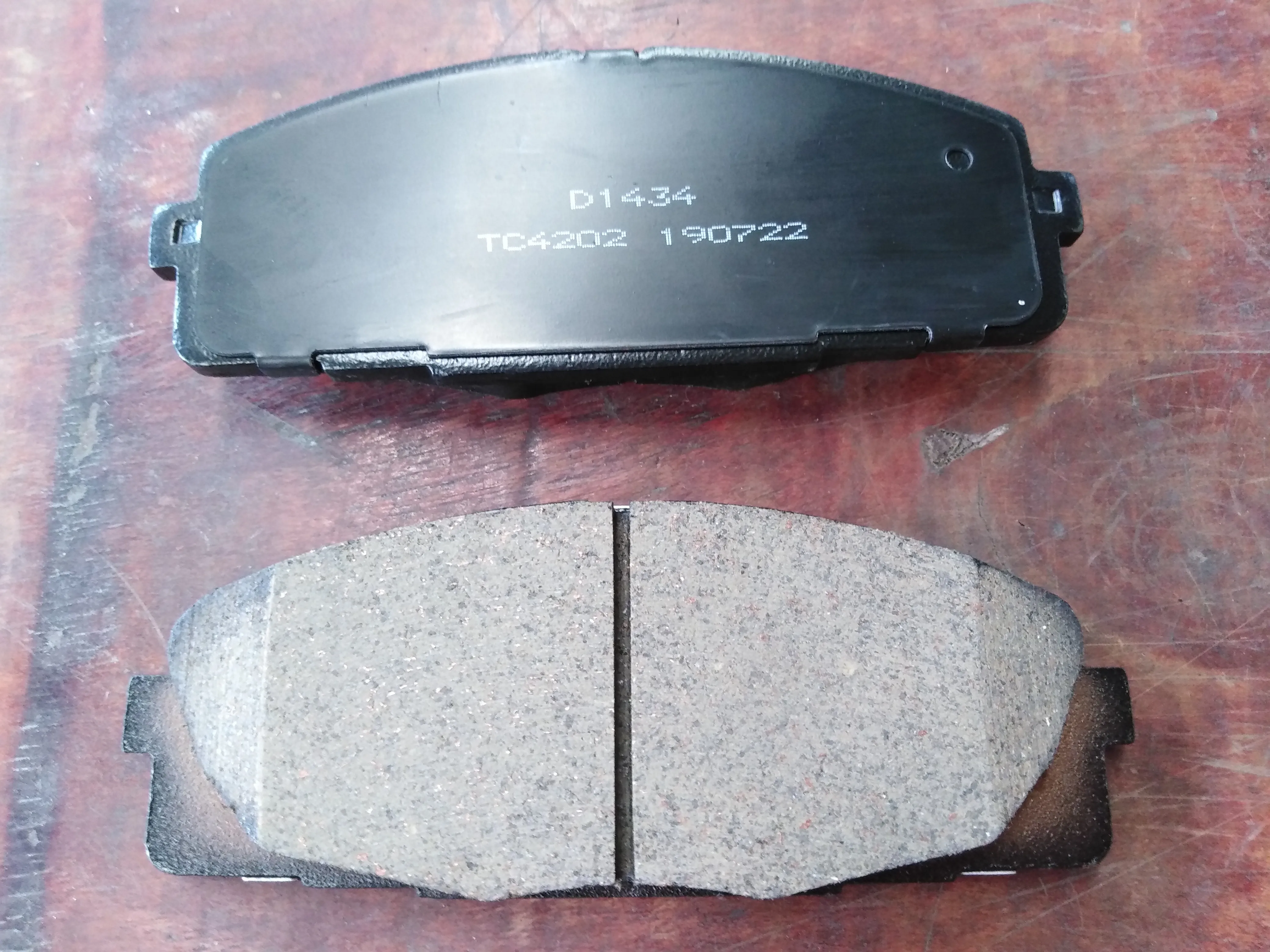 D1434 Customized Color Red Black Brake Pad With Without Shims Fit For