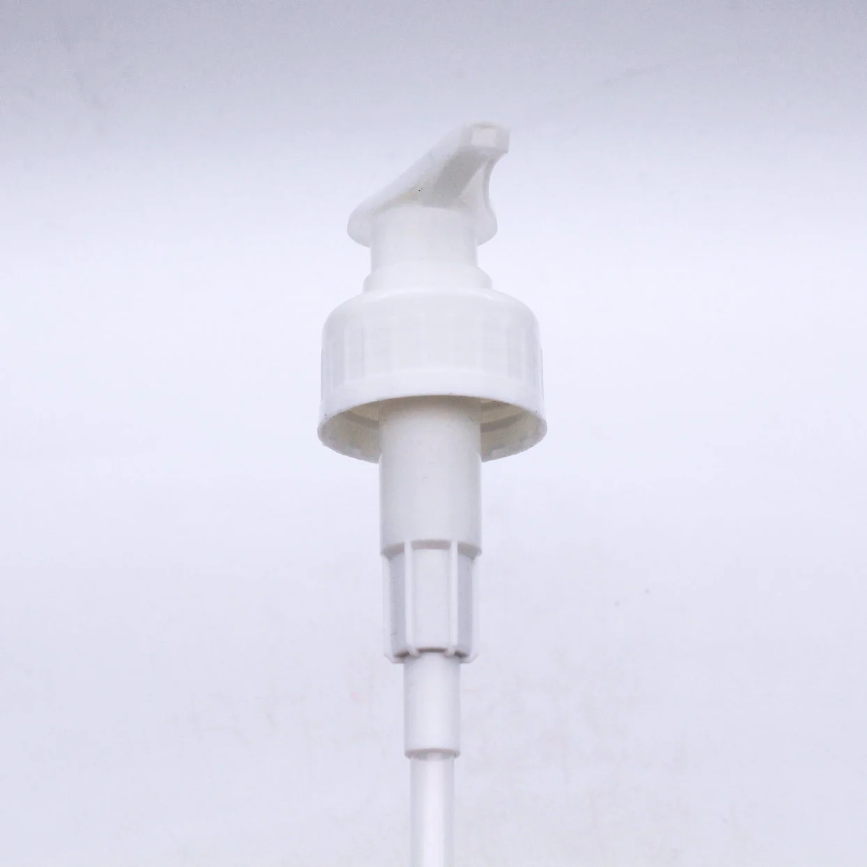 wholesale screw neck cosmetic shampoo dispenser plastic white lotion pump 38/410