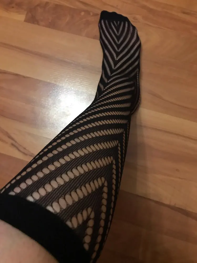 批发定制时尚黑色网眼丝袜薄款透明鱼网袜性感及膝高提花女丝袜