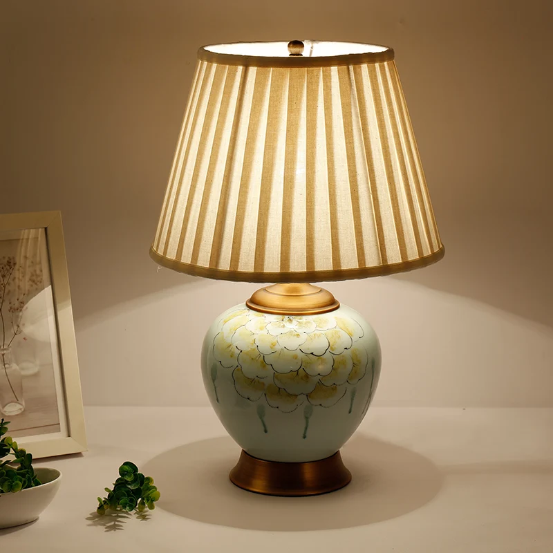 European ceramic painted LED table lamp modern desk lamp for home hotel bedside