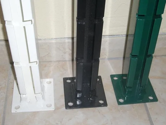 fence post with base plate.jpg