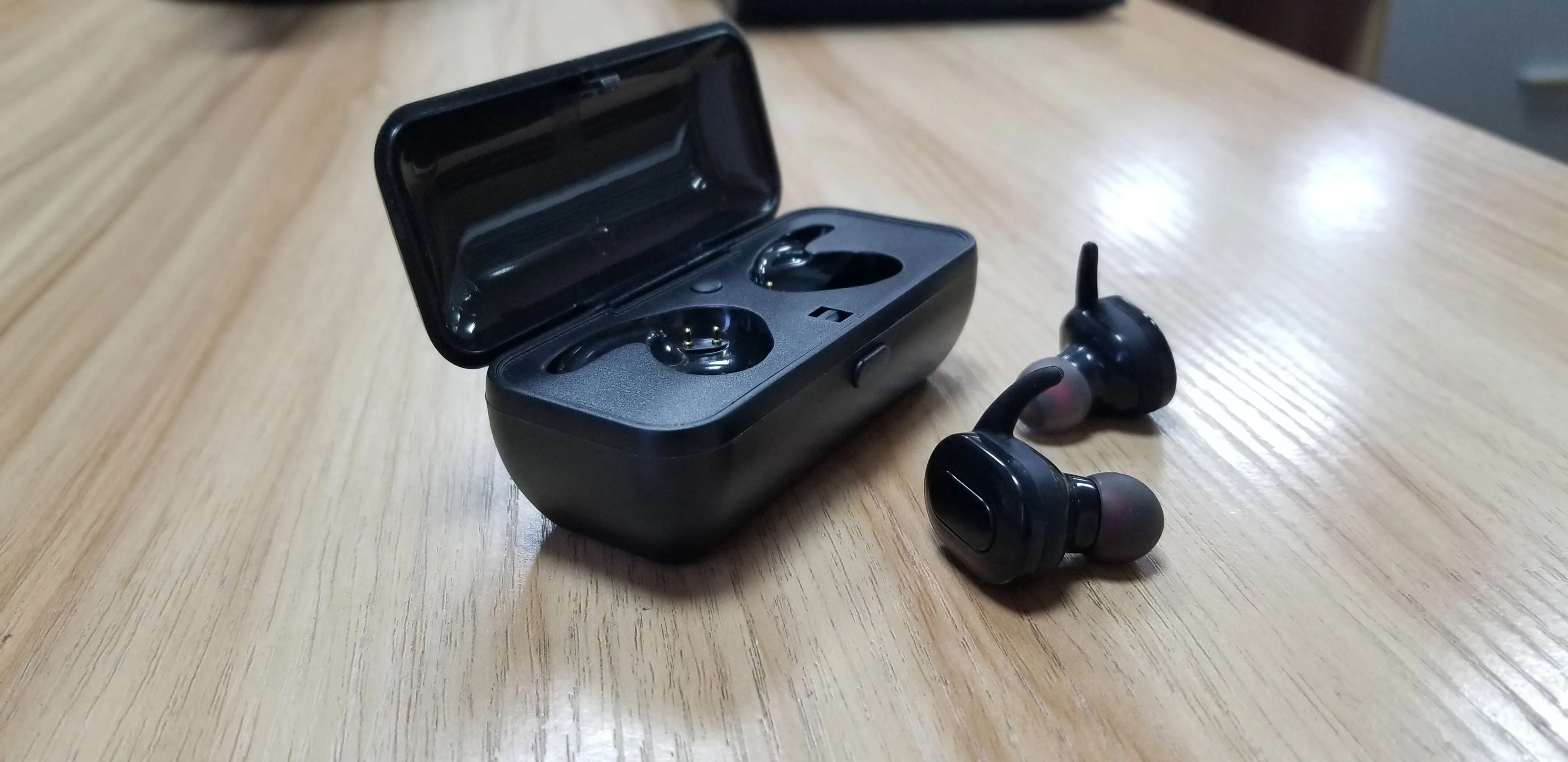 Portable Bluetooth Earphone TWS In Ear Earbuds True Wireless Handsfree Headphone Sweatproof Headset Cheap Earphone - ANKUX.COM