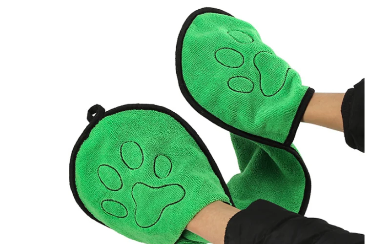 Hot sell pet dog cleaning bath towel cat pet grooming microfiber towel with glove 23*65cm