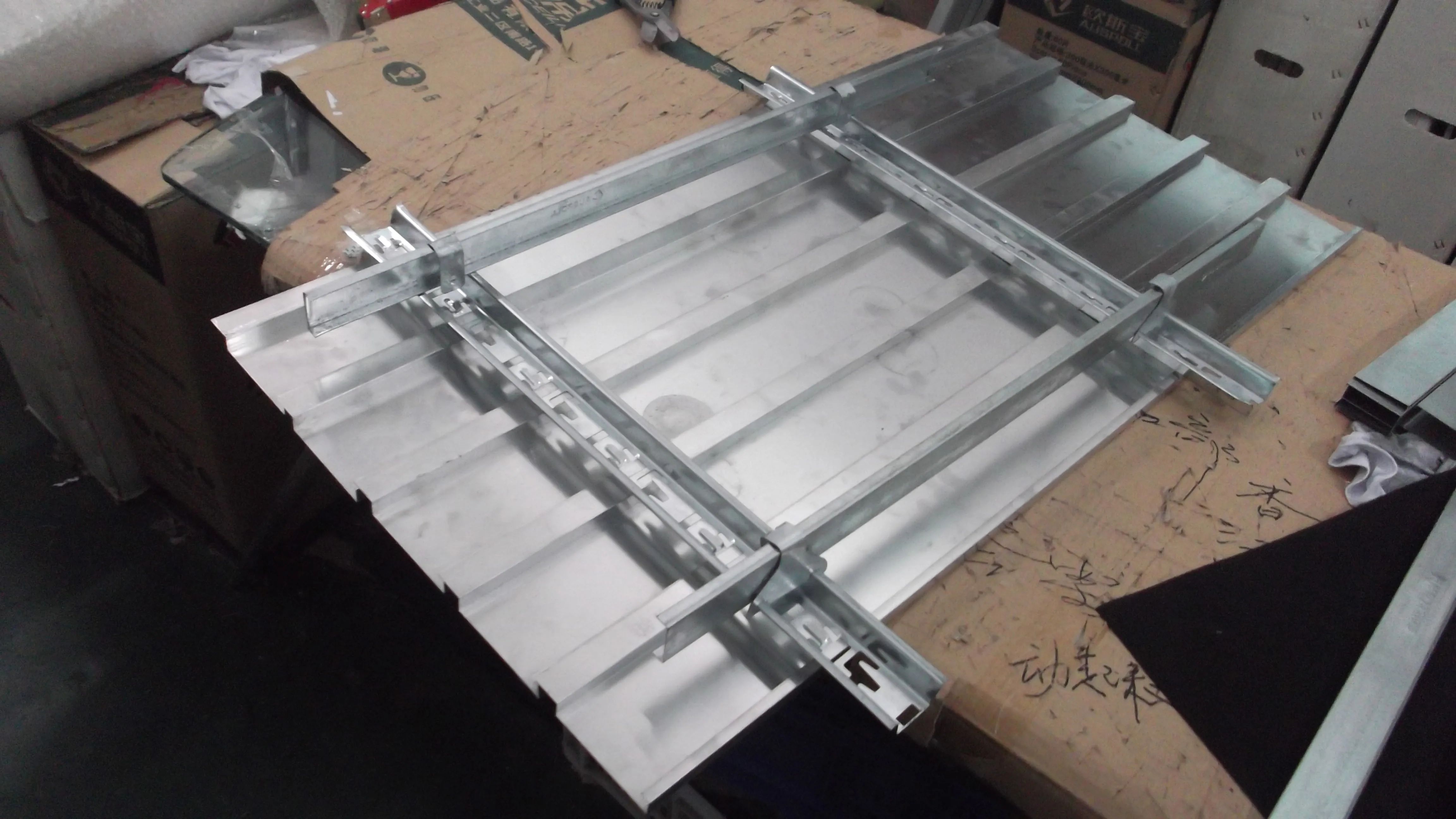 Material decorative Aluminum screen linear G-shape  ceiling panel