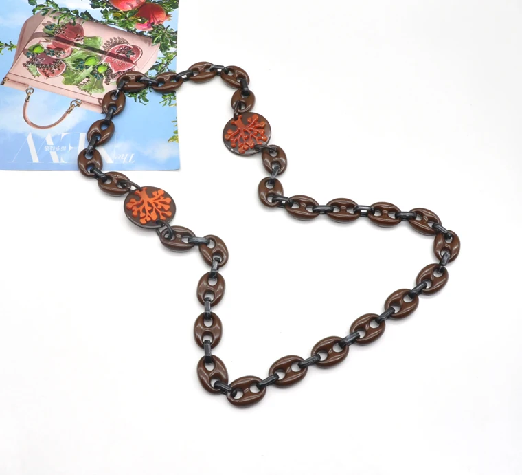 2021 trendy black and coffee color acrylic pig nose chain link necklace jewelry for women