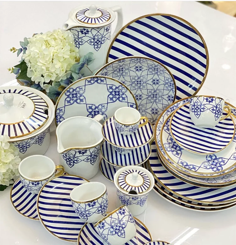 New products good quality minion decal printed royal porcelain dinner set with gold rim .PNG