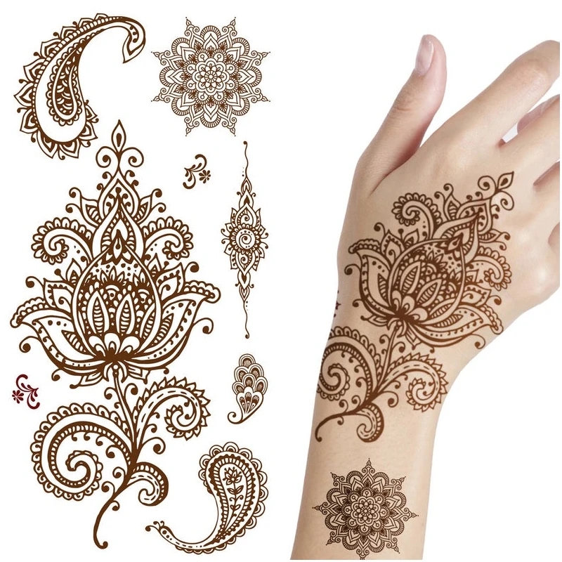 Perfect hands with henna