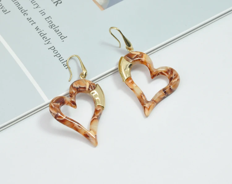2020 2021 Custom simple fish hook ear jewelry for women Acrylic dangle heart earrings