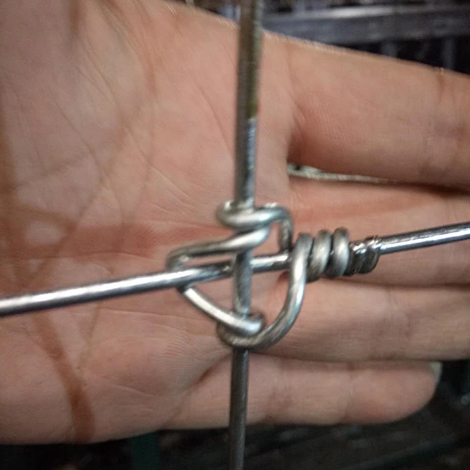 Widely application hot galvanized hinge joint knot field fence