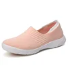 /product-detail/sapatos-femininos-jinjiang-big-size-fly-knit-lightweight-sock-casual-slip-on-shoes-women-62307072015.html