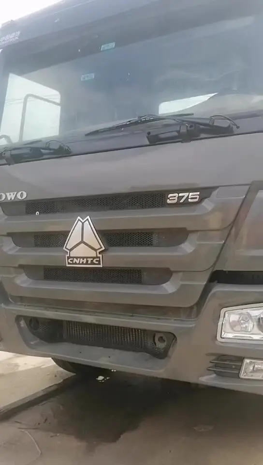 Sinotruk HOWO heavy truck 380 hp 6*4 A7 tractor