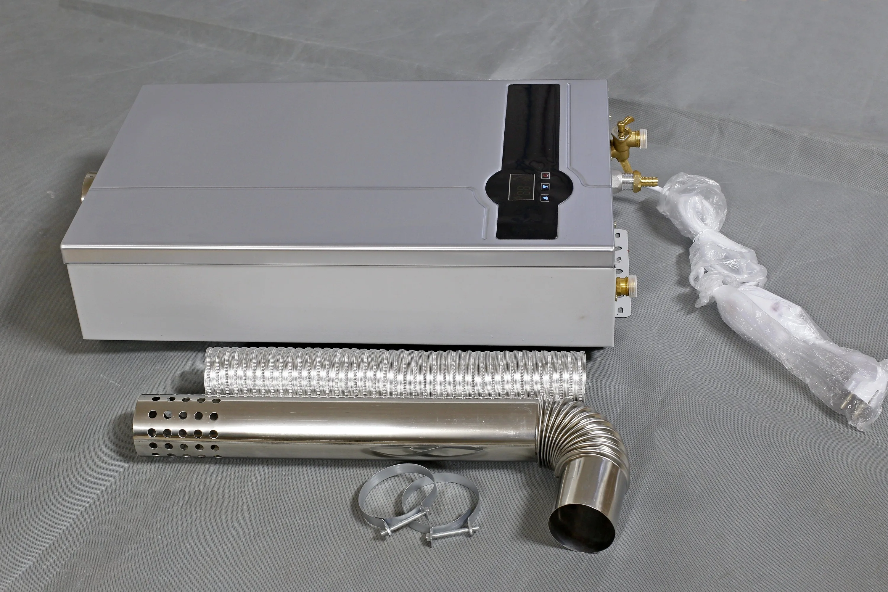 220V 10L Portable Tankless Water Heater with 0.015Mpa-0.8MPa Water Pressure for Bathroom