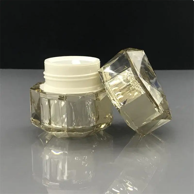 botella con forma de diamante (2)