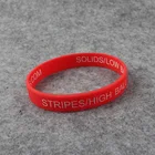 Customized free sample cool sports rubber silicone wristbands for men