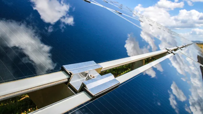 Thin Film Panel Clamp for Solar Frameless Module Real Usage Scene Thin Film Panel Clamp for Solar Frameless Module Real Usage Scene