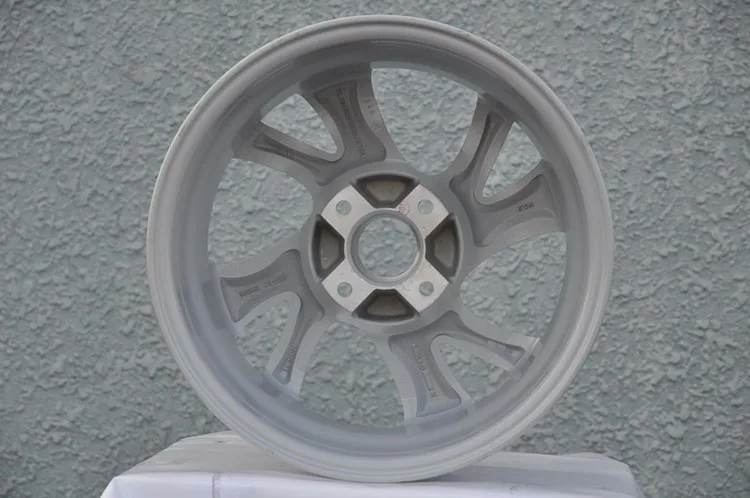 Factory directly provide silver car alloy rims 15 inch with 4 holes