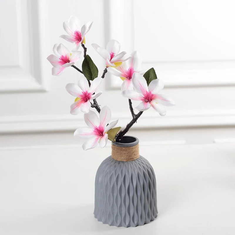 Plastic vase (4).jpg