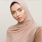 yiwu scarf hot sale muslim solid crinkle head scarf hijab Malaysia soft women wrap 0419045