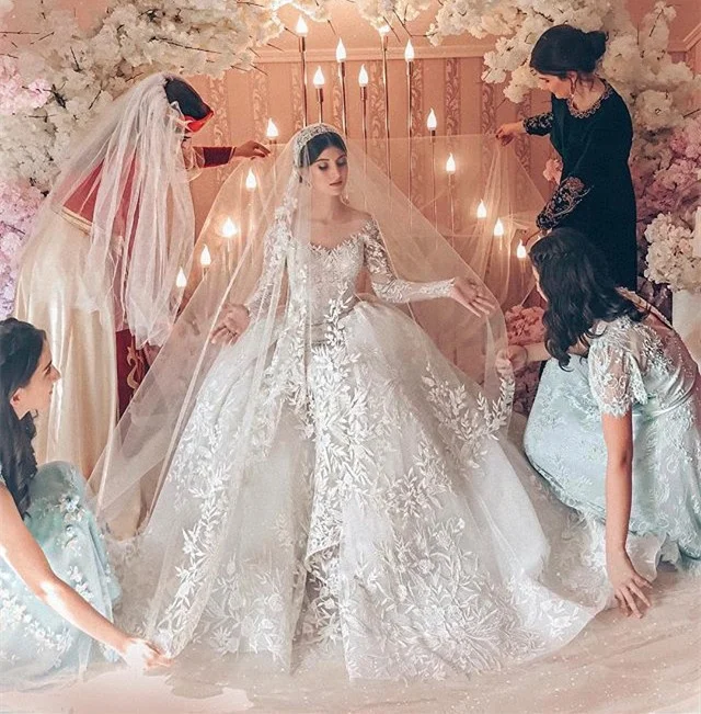 2019 New Saudi Arabian Long Sleeve Wedding Dress With Detachable