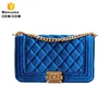 /product-detail/manufacturer-supply-2019-new-style-popular-europe-velvet-ladies-handbag-62082952818.html