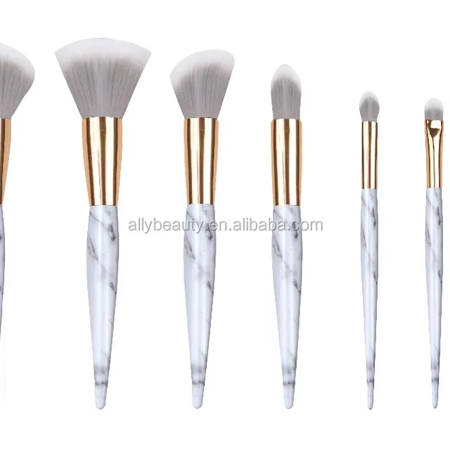 retractable eyeshadow brush