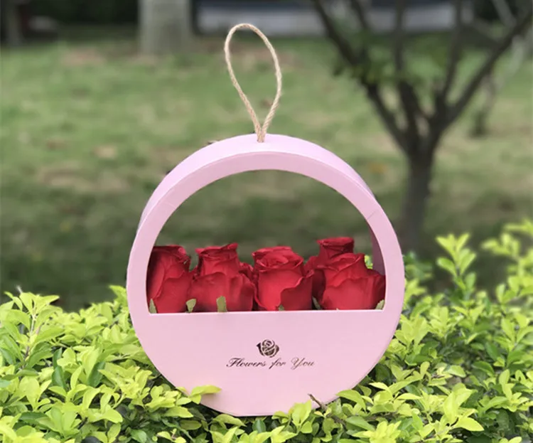 Luxury hanging round box gift flower boxes 1.jpg