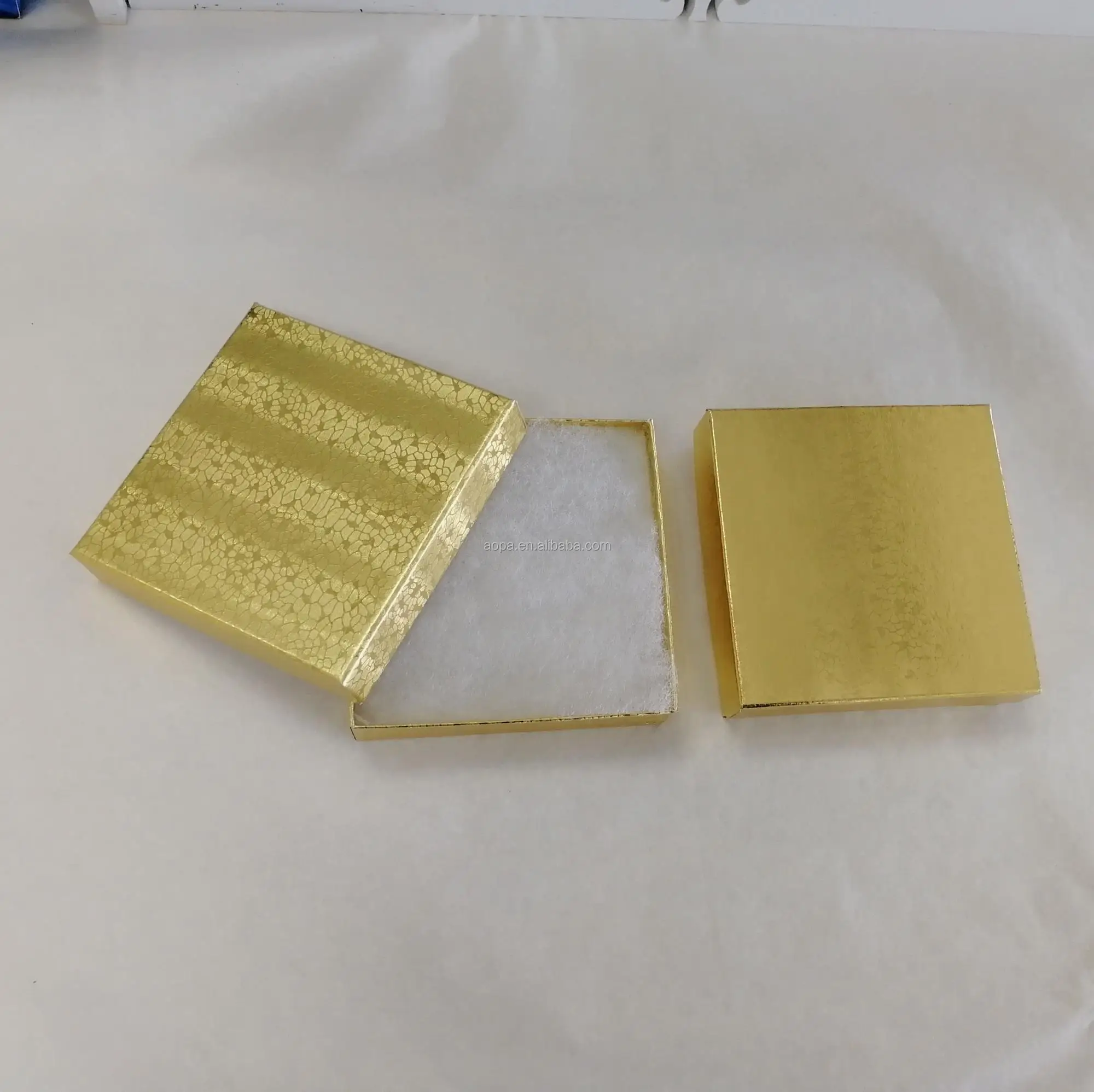 z33g #33 gold foil cotton filled customized box for nice gift