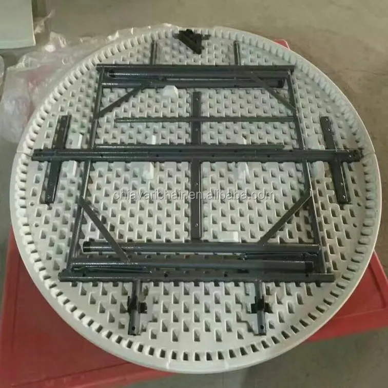 Plastic Table 000.jpg