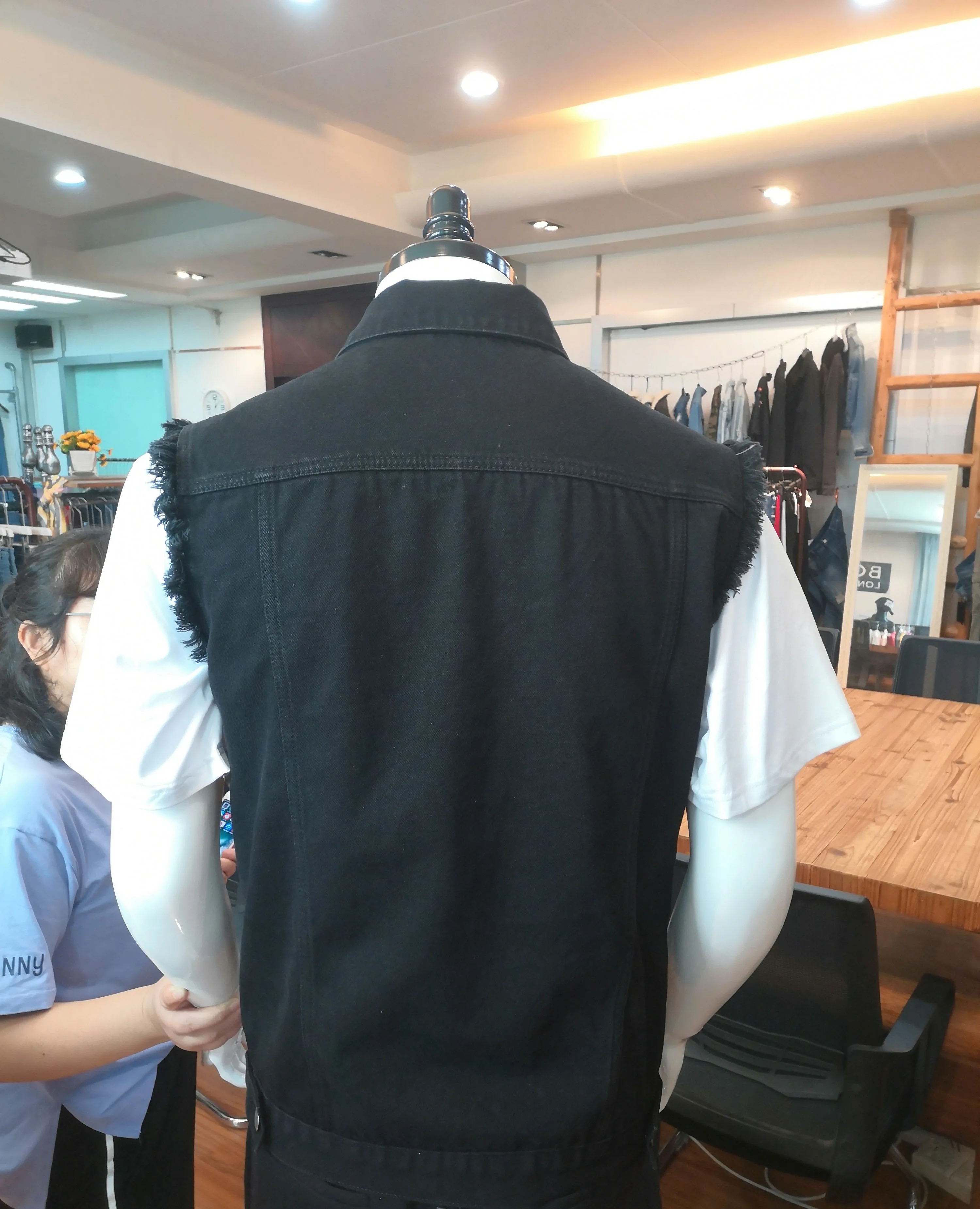 Fashion Custom Hot Sales Embroidery Jackets Black Sleeveless Plus Size Print Denim Vest Jacket Men