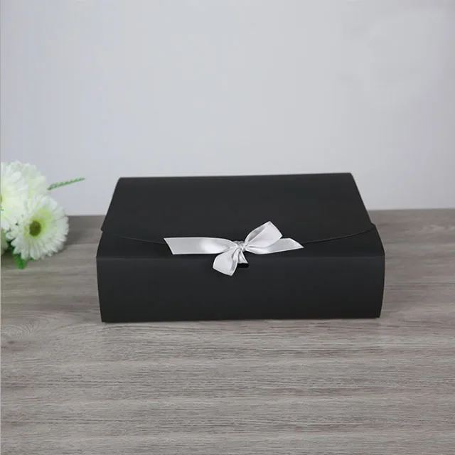 simple design custom luxury cloth and shoes use kraft paper gift