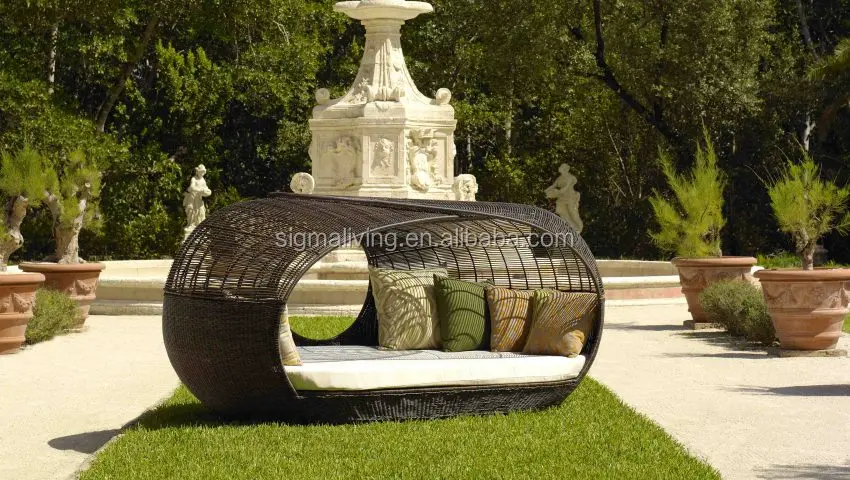 Factory direct latest design outdoor furniture rattan outdoor garden daybed