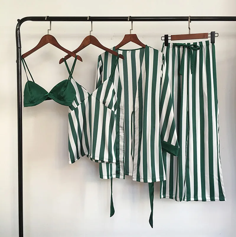 6991456026_1929359744