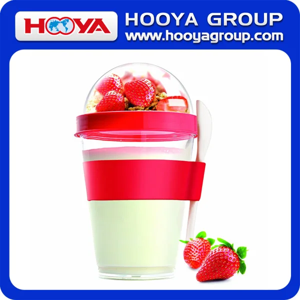 portable yogurt and cereal to go cup plastic cup with spoon