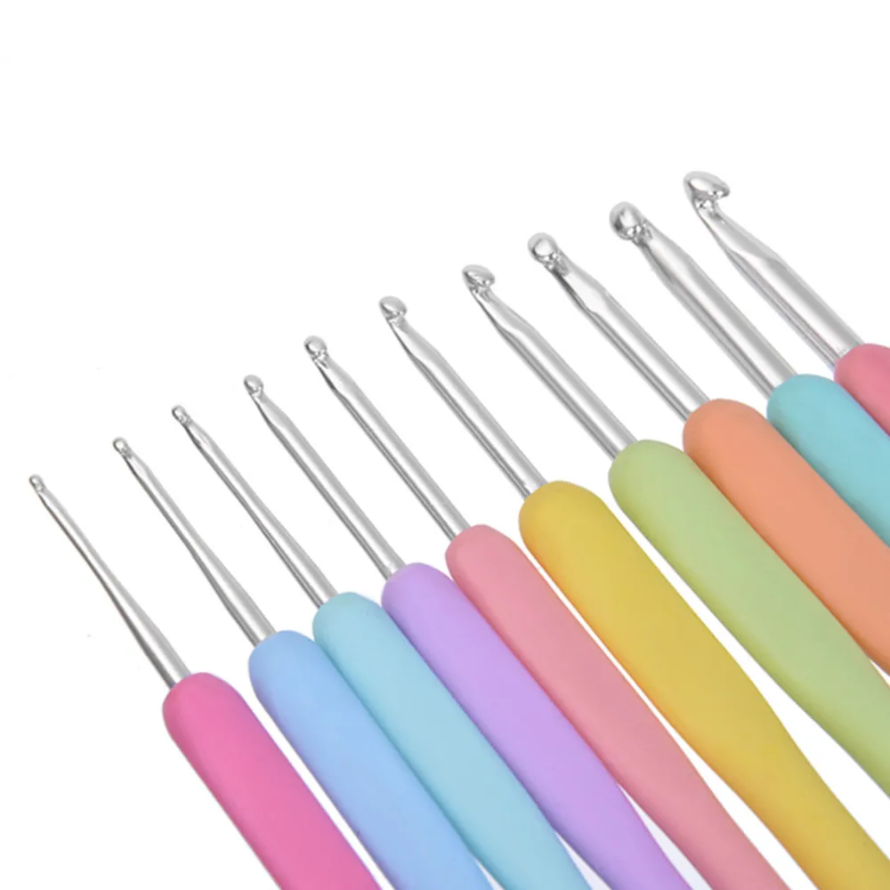 Brand New 10 Pcs Sizes 2.0mm-6.0mm New Colorful TPR Soft Handle Aluminum Crochet Hooks Knitting Needles Set Hot Sale