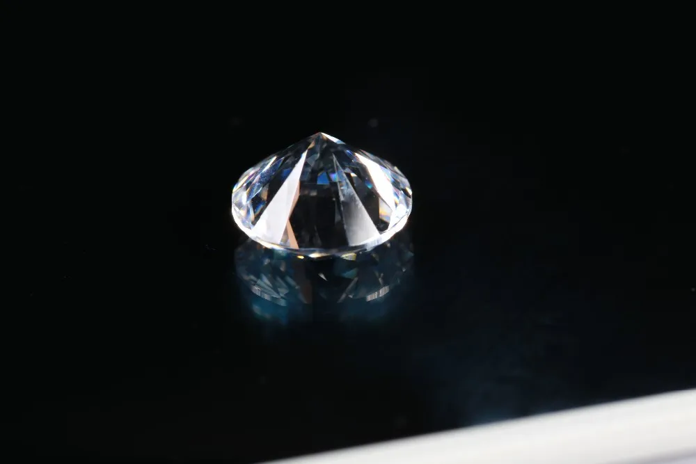 1 carat cubic zirconia.JPG