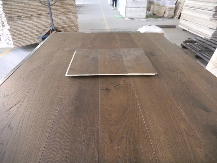 In-fashion Colour Multilayer Engineered Oak Floor