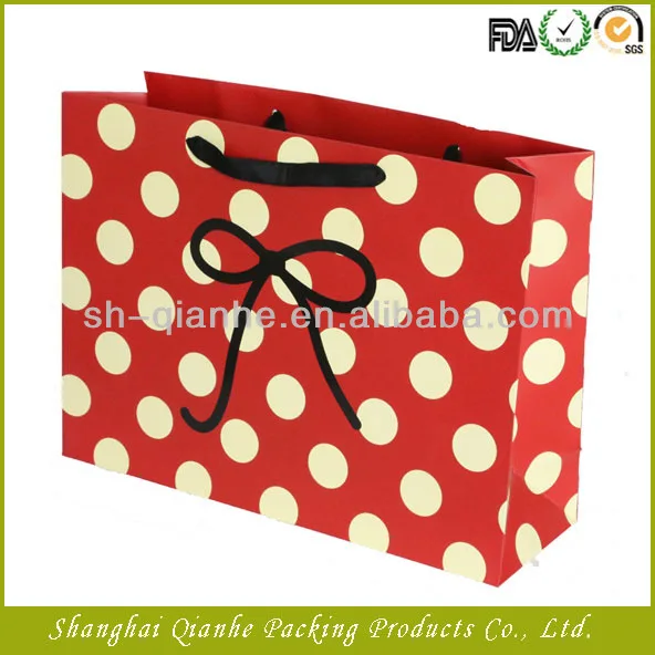 lovely wedding paper gift bag for packing candies