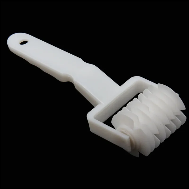 High-Quality-Pie-Pizza-Cookie-Cutter-Pastry-Plastic-Baking-Tools-Bakeware-Embossing-Dough-Roller-Lattice-Cutter (1)
