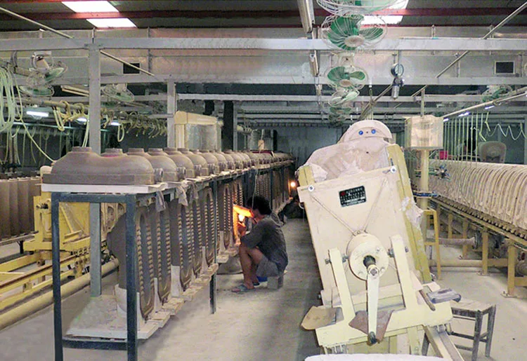 casting iron bench for ceramic