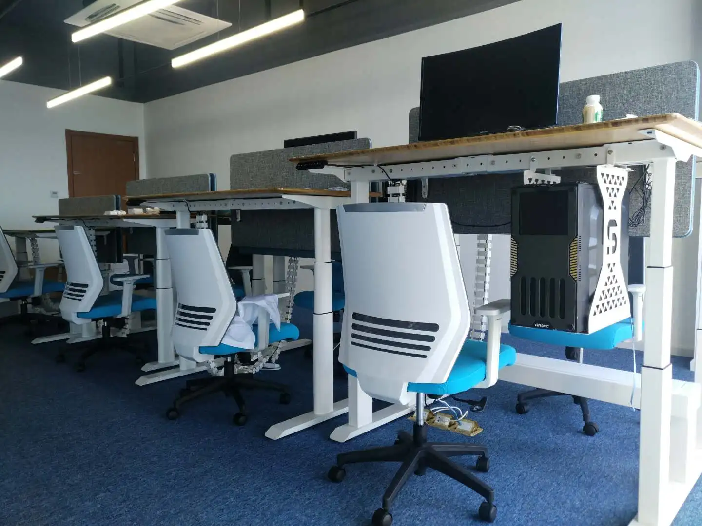 2019 Hight Quality Ergonomic Height Adjustable Desk