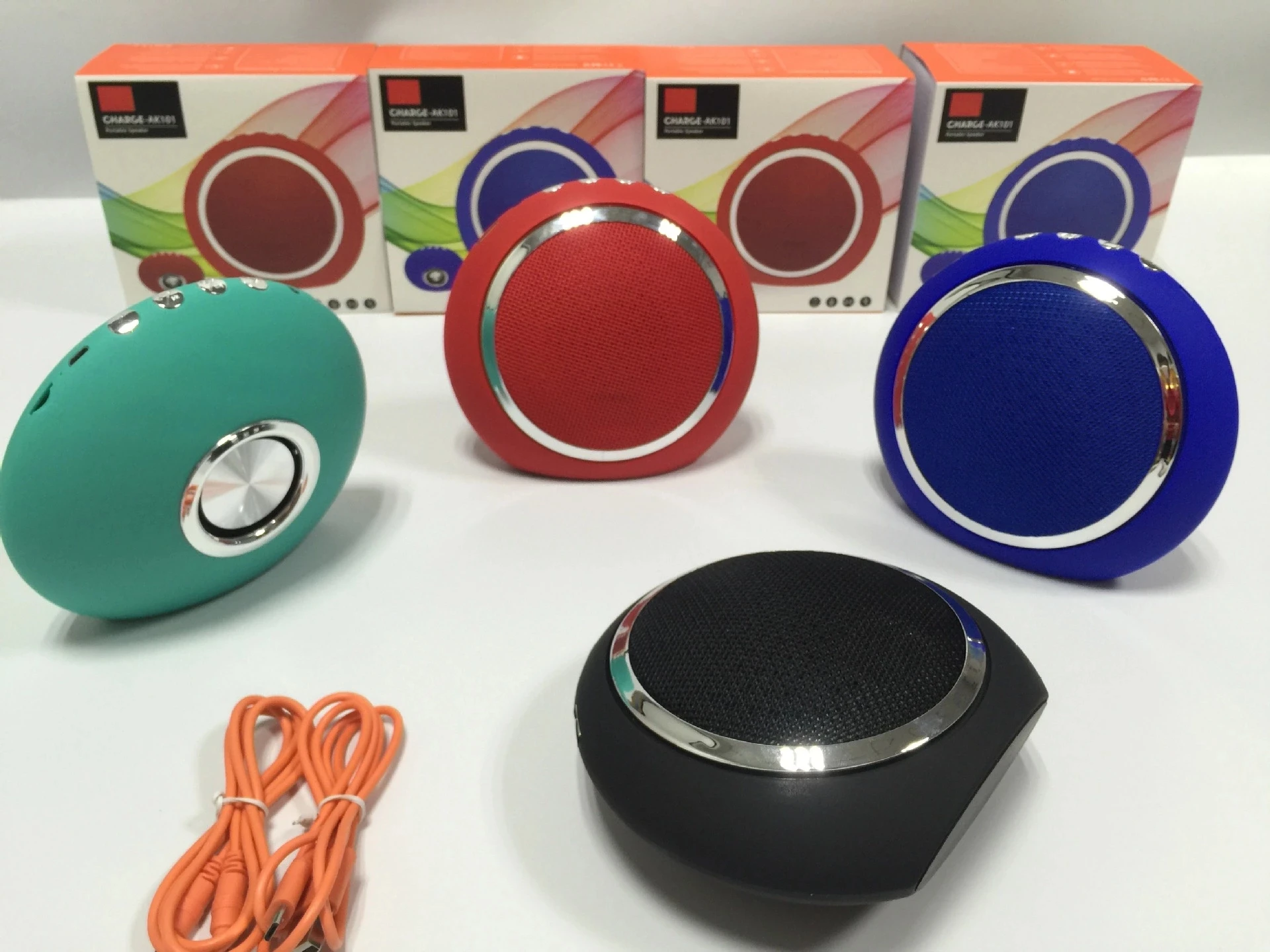 New 2019 ak101 outdoor portable Fabric speaker mini wireless subwoofer Support interconnection and TF/U Disk,desktop sound bar - ANKUX.COM