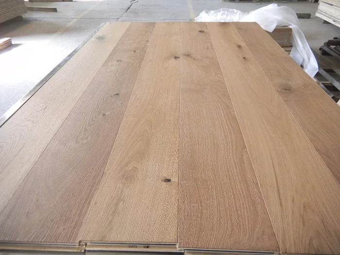 In-fashion Colour Multilayer Engineered Oak Floor