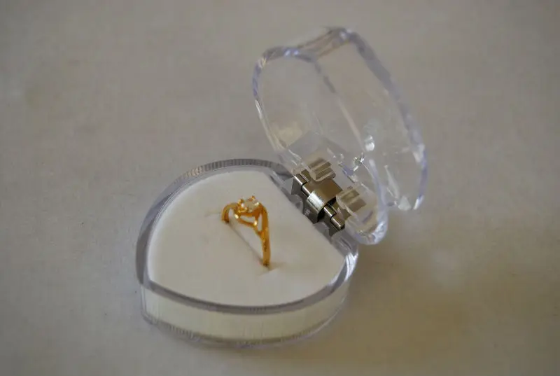 透明なプラスチックのハート形ダイヤモンドの指のリングボックス仕入れ・メーカー・工場