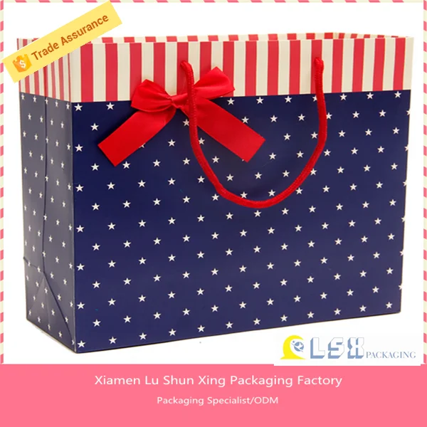 customize black card fancy paper gift bag with ribbon handle