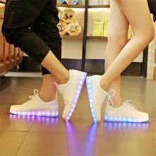 Wholesale new style light LED unisex flat loves casual shoe